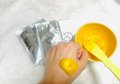 シャンプリー リッチモイストモデリングマスク 50g(1剤+2剤)×3 ¥2,970、ゴールドボウル&スパチュラセット ¥2,200/シーズマーケット ※画像のボウル&スパチュラは私物