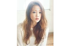 何もしていないような力の抜けたおしゃれ感。これぞ究極のヌード髪