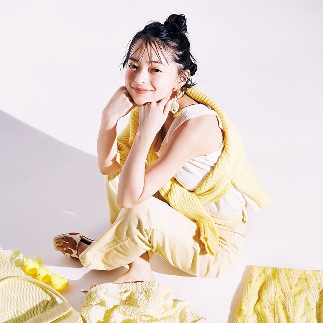 上國料萌衣、HAPPYオーラ満載の黄色を身につける♡ ネアカガールの【推し色イエローコーデ】