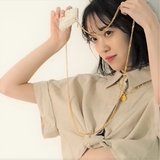堀未央奈の「猫のポーズ」にドキっ♡チラ見えするくびれが美しすぎる！【密着動画】