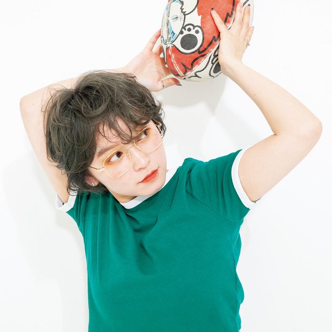 夏だし、バッサリいっちゃう？無邪気に弾むカールがネアカな【愛すべきポジティブショート】