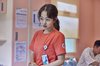 Netflixシリーズ「今日もあなたに太陽を ~精神科ナースのダイアリー~」独占配信中 / 精神科看護師チョン・ダウン(パク・ボヨン)