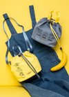 巾着ショルダーバッグ(全2色)¥14,300(サイズ:H23×W20×D16cm) カラー:ライトブルー/イエロー