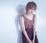 前髪次第で印象チェンジ！ ギャップを兼ね備えた二面性ウルフヘアにぞっこん♡