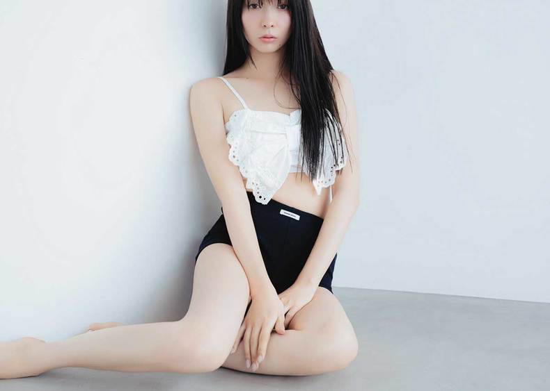 八木アリサ。ar7月号より
