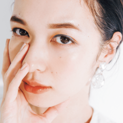 『ブルーメイク＝浮いて見える』は間違い!!　＋暖色カラーでつくるNEWトレンドメイク