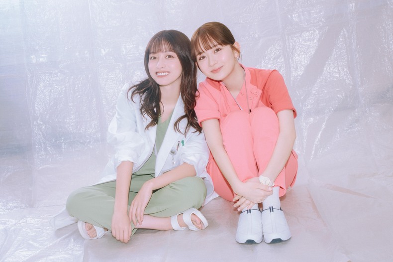 【橋本環奈×畑芽育】新ドラマ『天久鷹央の推理カルテ』の撮影現場は、モノマネとファミリー感にあふれてる!?共演者ネタ満載のar独占対談をお届け♡