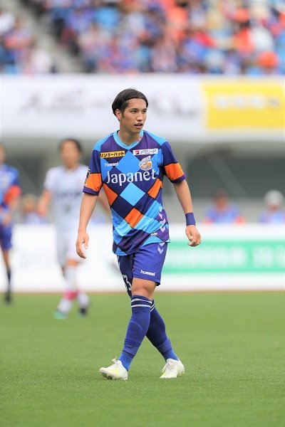 さらさらヘアが凛々しい ヘアバンド男子 イケメンサッカー選手通信 Arweb アールウェブ 2ページ目 大好きな人にモテるための髪型 メイク ファッション情報満載