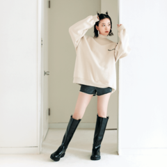 「そのスウェットどこの！！？」女子が絶賛♡ 堀未央奈が着る【秋のベージュコーデ】3選