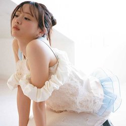 レースの甘いムードでメロ女に♡カラー選びで糖度をコントロール！【春のメロガーリーコーデ】2選