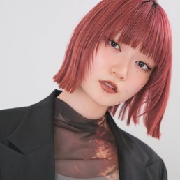 【ボブ】深みと発色が共存！おしゃれモードな凛々レッド