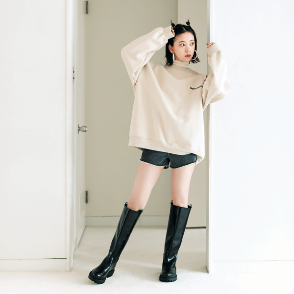 「そのスウェットどこの！！？」女子が絶賛♡ 堀未央奈が着る【秋のベージュコーデ】3選