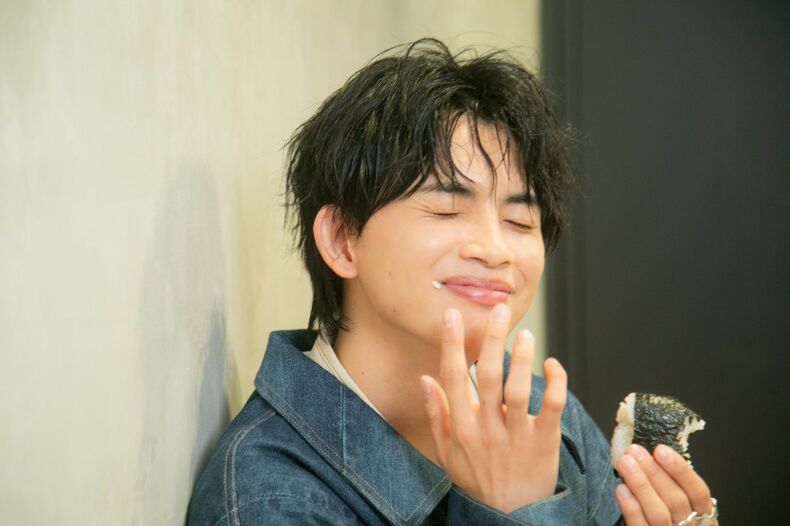 草川直弥