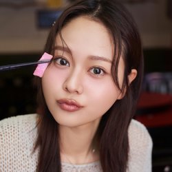「堀北真希風メイク」で大バズりのYouTuber・しげって何者？「“自分なら成功できる”という得体の知れない自信があって」インフルエンサーを目指したきっかけや素顔に迫りました♡