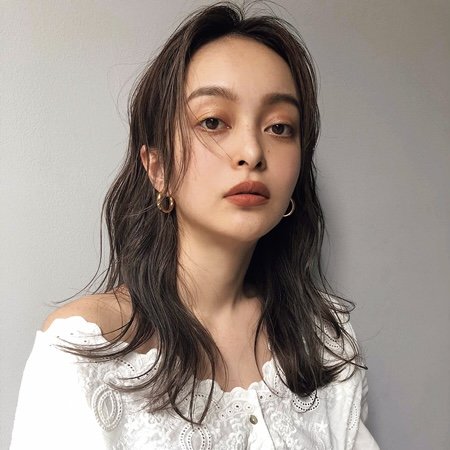 かき上げバングで透明感ダダ漏れなイイ女っぽヘアに♡