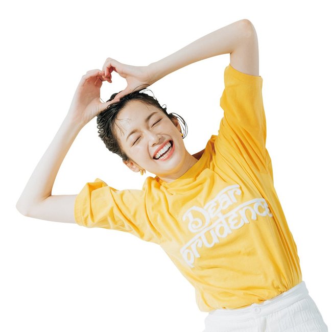 今年の夏はパサパサ髪から卒業♡ ブラシからシャンプーまで！ "うるるんヘア" になれる方法をお届け