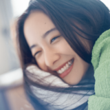 堀田真由、「頑張らなきゃって日は、カラフルな服を着る」自分のご機嫌をとる秘訣を公開♡