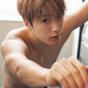 THE RAMPAGE・藤原樹、美しい胸筋が眼福…美ボディを大胆披露♡「1日だけメンバーの身体と入れ替わるなら…」ライブで脱ぐ時はどこを鍛える？ボディの理想像も語る