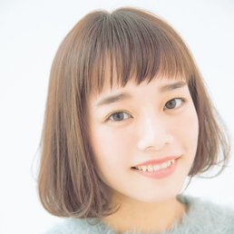 ワイドなショートバングでおしゃれに！