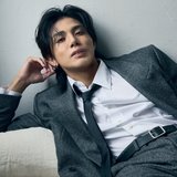 【THE RAMPAGE・武知海青】スーツ姿で大人の色気がダダ漏れ…♡カラダづくりを始めたきっかけ＆筋トレのメリットを語る