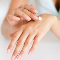 生理とニキビって関係あるの？周期に合わせた対策で無理せずニキビを防ごう