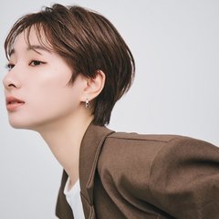 【ショート】アンニュイな表情が宿る毛流れの柔らかさが絶妙