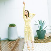 【365days色っぽ】軽やかなレモンイエローなのに、ピタッと色気魅せ♡