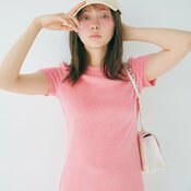 ワンポイントに使うピンクが女子力アップの秘訣♡ 八木アリサが着こなす【春のピンクコーデ3選】