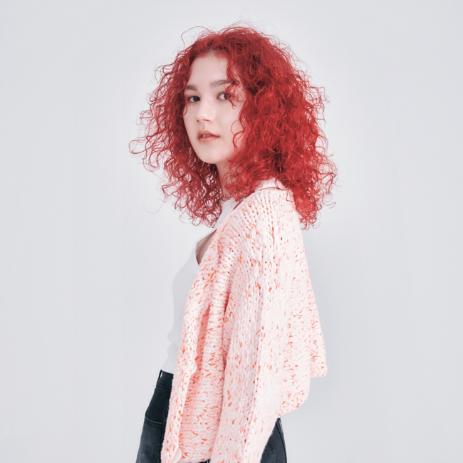 【ミディアム】レッド×パーマの攻めスタイルで自分モテ