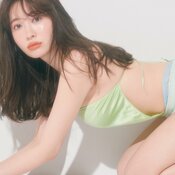 小嶋陽菜「ボリューム感があってメリハリがあるのが私の憧れ」理想のアワーグラスボディって？仕事へのスタンスや1週間で確実にきれいになる方法についても語る♡