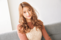 ふわっとボリューム感にドキ♥ ヘルシーなツヤウエーブ