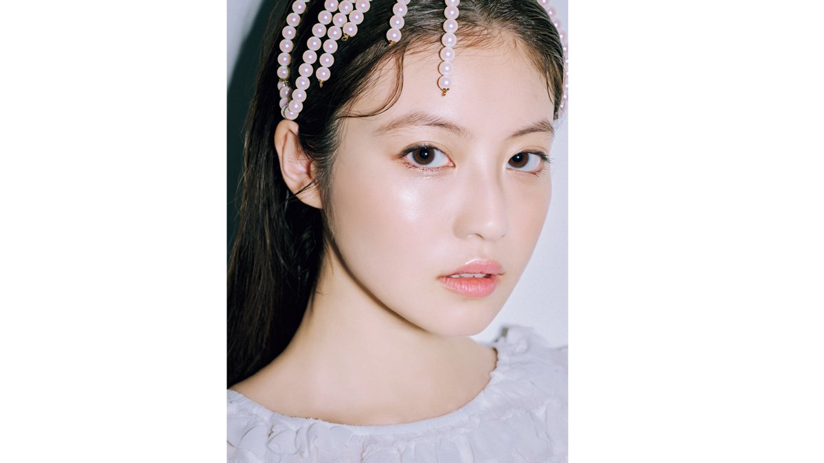 グレー×ラメ×ピンクでピュア度マシマシ♡今田美桜が魅せる【snow顔