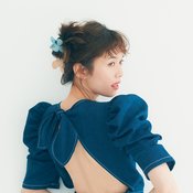 【365days色っぽ】カジュアルなまとめアレンジに重宝する”ヘアクリップ”を2個使い♡