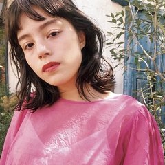 誰もが熱視線の【外ハネミディ】こそ恋を呼び寄せるトキメキヘア♡