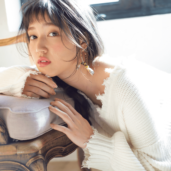 あの話題の“あざと毛”さえあれば、アップヘアもダウンヘアもおてのもの♡