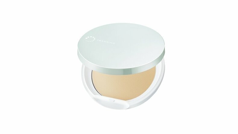 トランシーノ 薬用UVパウダーEX(医薬部外品) SPF50+・PA++++ 11g ¥3,300(編集部調べ)/第一三共ヘルスケア