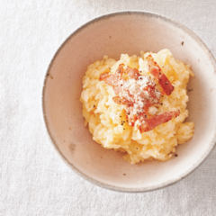 お手軽飯をアレンジしてデキる女の称号ゲット♡　サクッと作る卵ご飯カルボナーラ