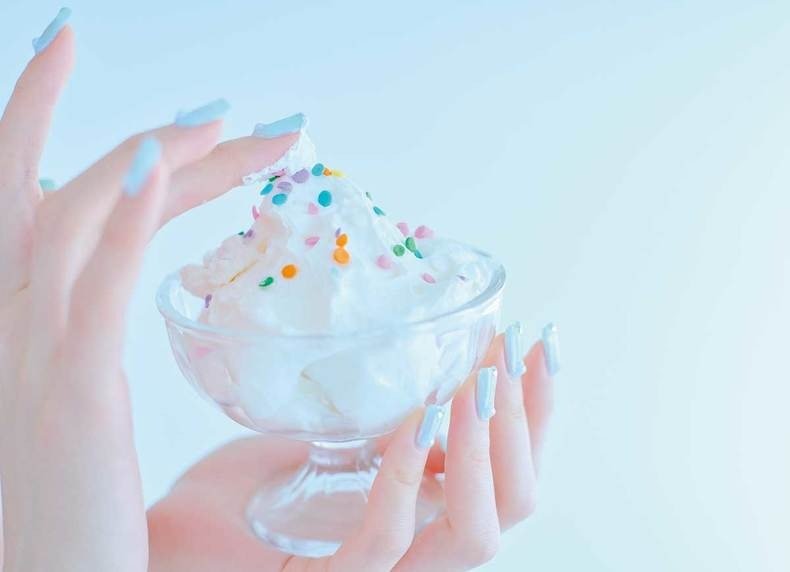 顔や足のむくみケアに みんなはどのコスメを使う？