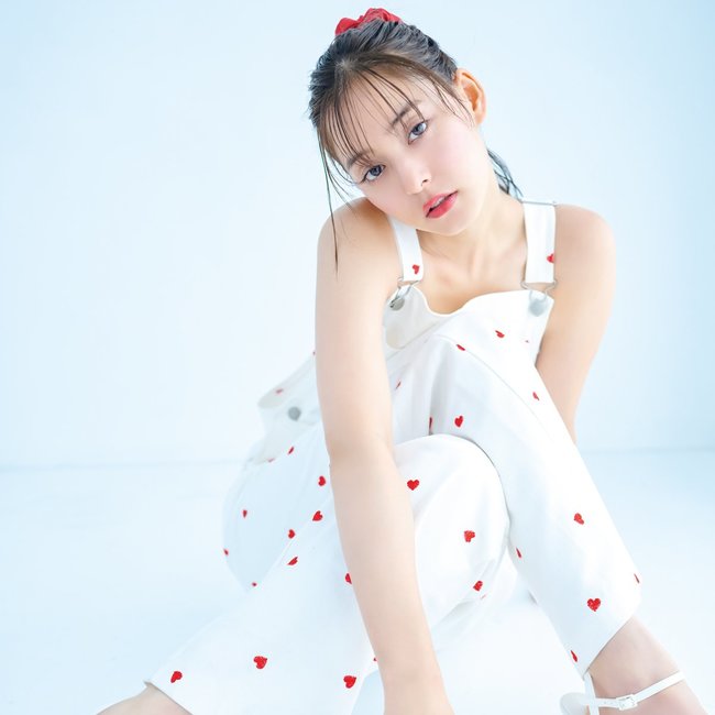 新木優子「プライベートでも愛用するほどお気に入り♡」肌の透明感を上げるハイライトとメイクテクをお届け！