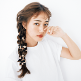 首やカバン以外のスカーフの使い道教えて〜！　レベチおしゃれ女子はスカーフをこう使う♡