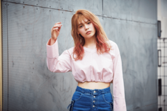 お目立ちピンクを甘フェロに。 ウブな透けバングで恋の駆け引きも完封勝利！