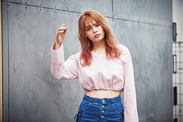 お目立ちピンクを甘フェロに。 ウブな透けバングで恋の駆け引きも完封勝利！