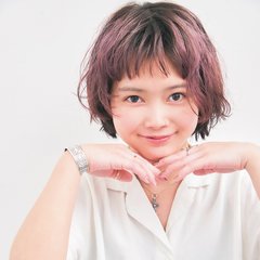 【ボブ】視線を上げて小顔感を出したザクザク可愛いミニボブ