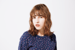 トーンダウンにいかが？ 大人ガーリーなパールベージュ