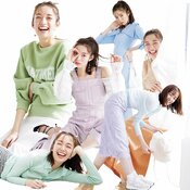 【春服まとめ】佐藤栞里が美ボディで魅せる!パウダリーカラーコーデ5選