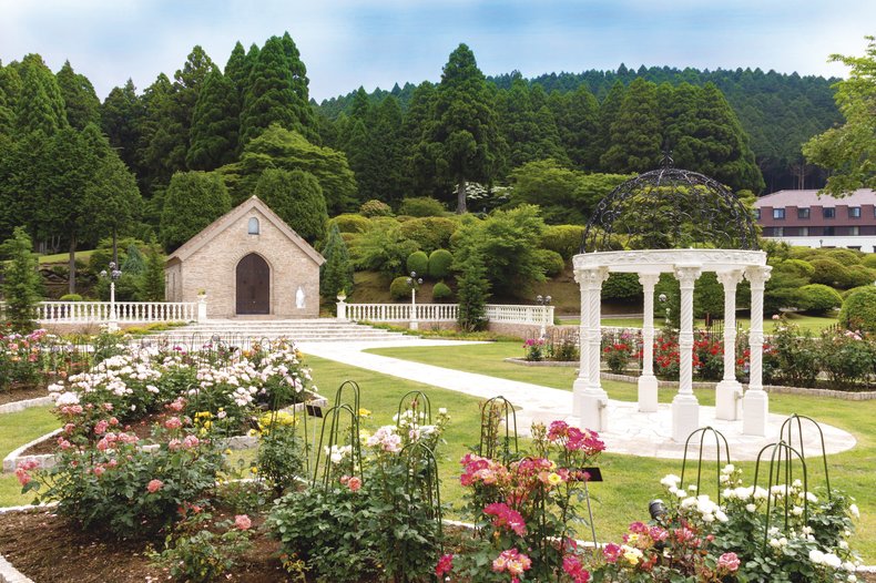 【神奈川】記念日ホテルおすすめ｜絶景・洗練・特別感　山のホテル｜まるで絵画！ 箱根屈指の心温まるガーデンリゾート
