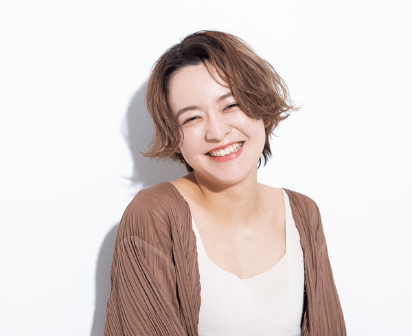 丸顔だから って諦めてない 顔まわり長めのショートで輪郭問題を解決 Ar アール Web