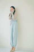 トリンドル玲奈、春の寒色コーデ。ar2月号より