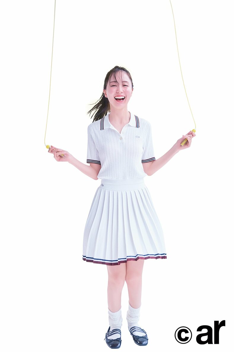 賀喜遥香。ar5月号より