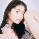 「顔の両サイドをなかったことにする」タテ入れハイライトが小顔への近道 